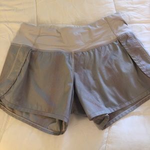 LULU SHORTS size 4